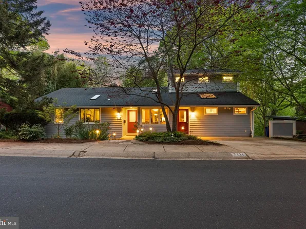 7111 Braeburn Pl, Bethesda, MD 20817