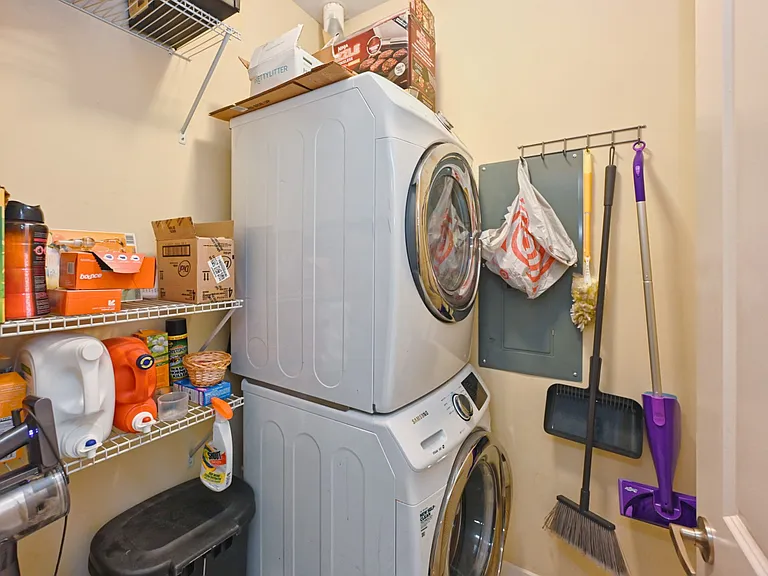 817 3rd Ave N #411 — Photo 35