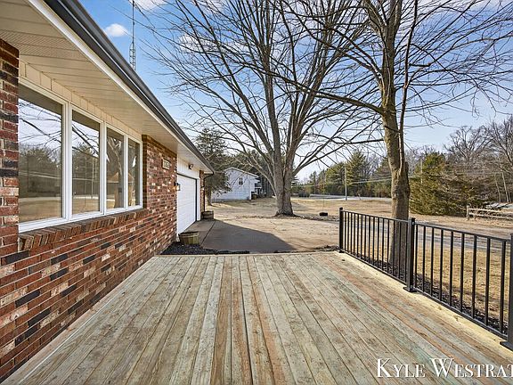 3rd image of 1763 E Pontaluna Rd