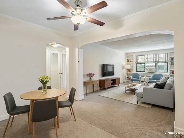 2 Townhouse Place #2L, Great Neck, NY 11021