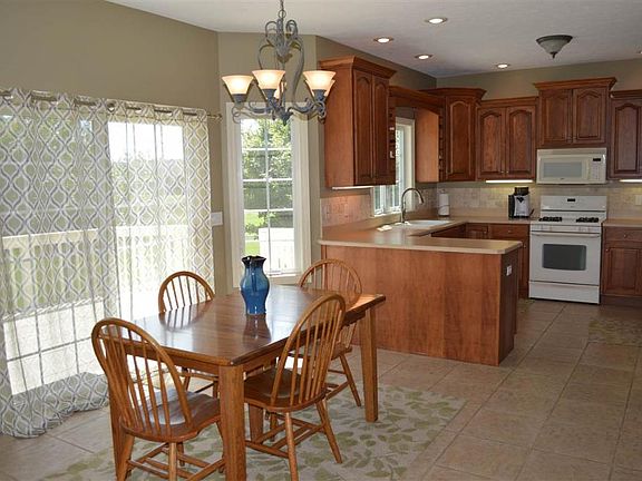 3rd image of 10284 Heather Brooke Dr