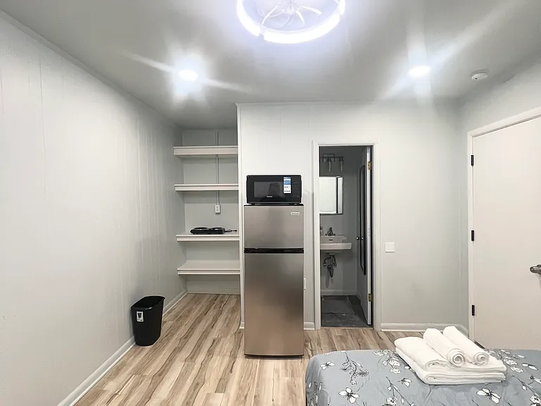 101 E Main St #6 — Photo 3