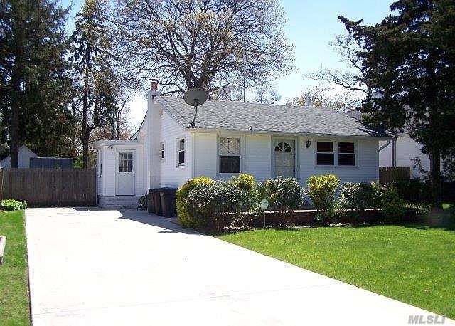 1st image of 28 Saint George Dr