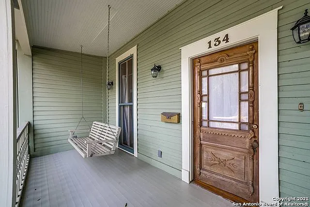 4 bed, 4.5 bath, 2293 sqft, $3,600 — Photo 3