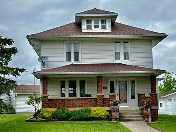 513 W Main St, Waukon, IA 52172