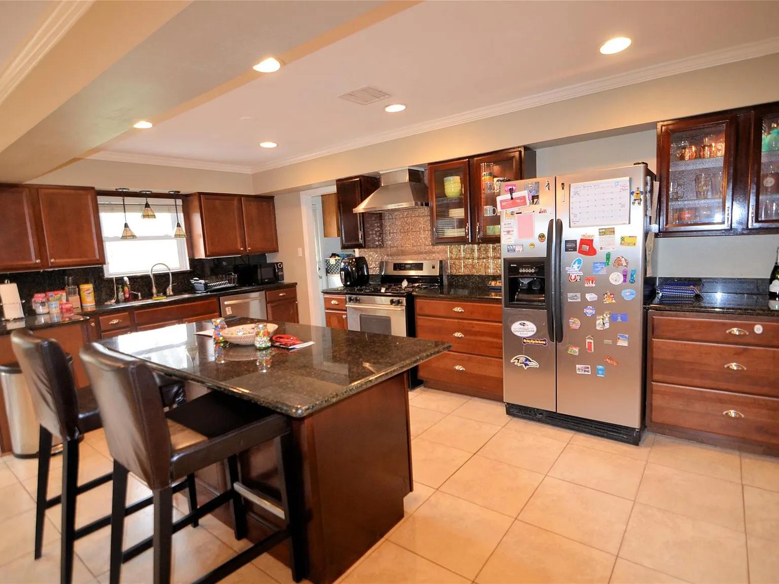 3 bed, 2.0 bath, 1944 sqft, $2,098 — Photo 4