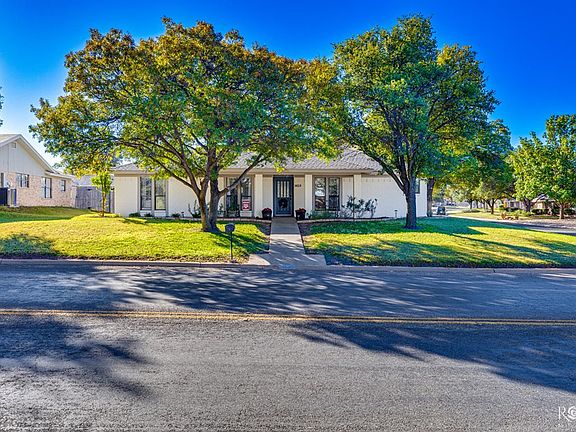 2nd image of 3825 Southland Blvd