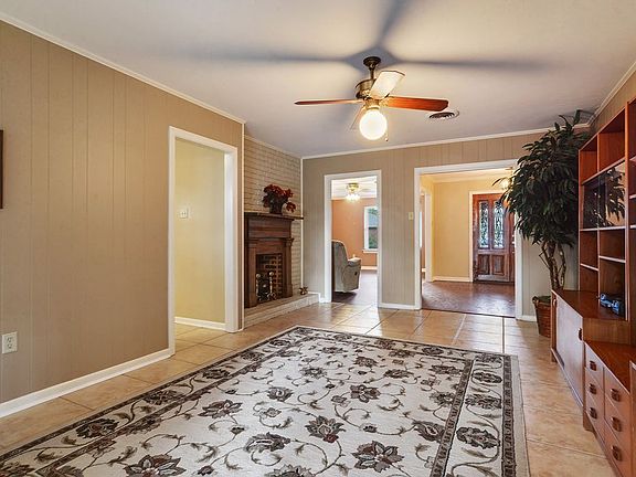 4th image of 126 Linda Ct