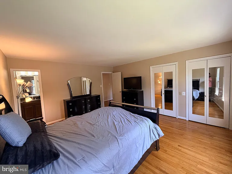 10802 Hunt Club Rd — Photo 31