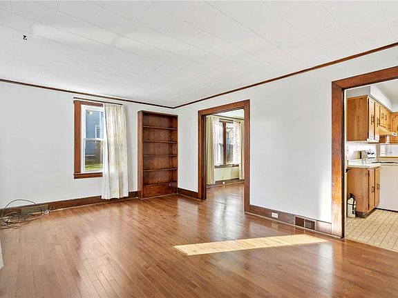4th image of 221 Washington Ave