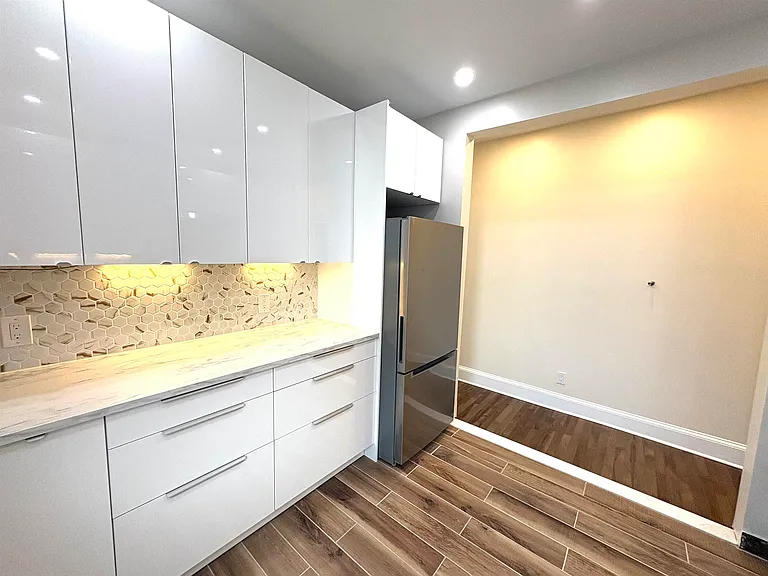 272 Hancock Ave #A — Photo 8