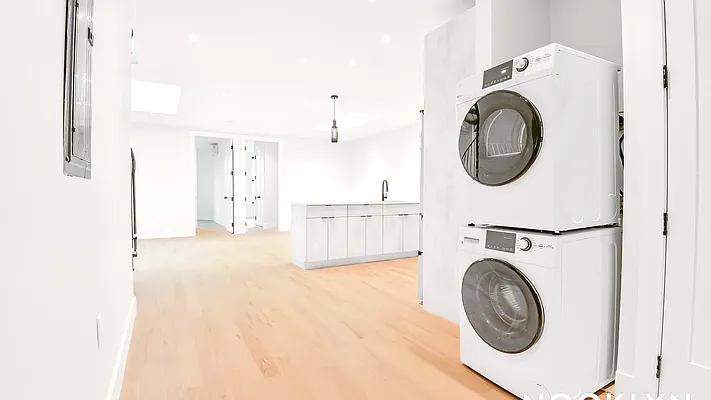 Rented by Nooklyn NYC LLC | media 15