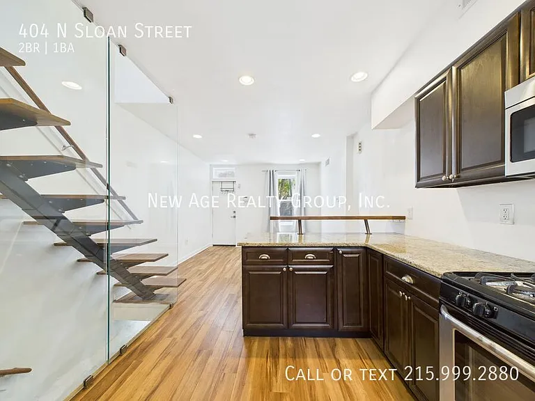 404 N Sloan St — Photo 3