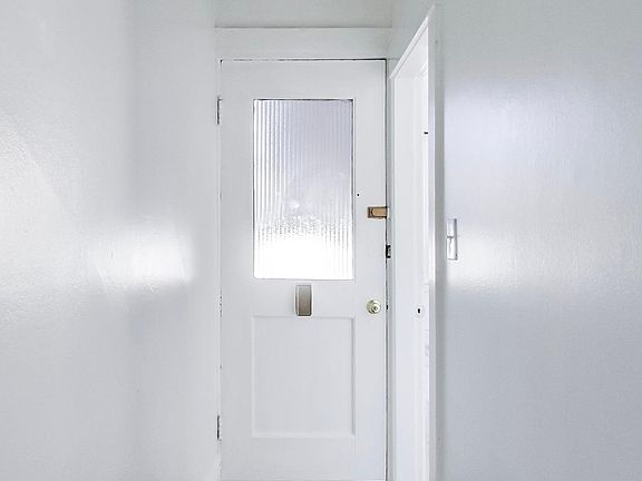 2nd image of 2669 McAllister St #2669