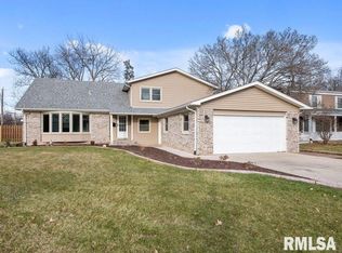 2705 17th Avenue Ct, Moline, IL 61265