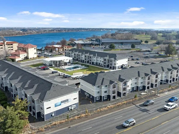 The Banks on Bradley