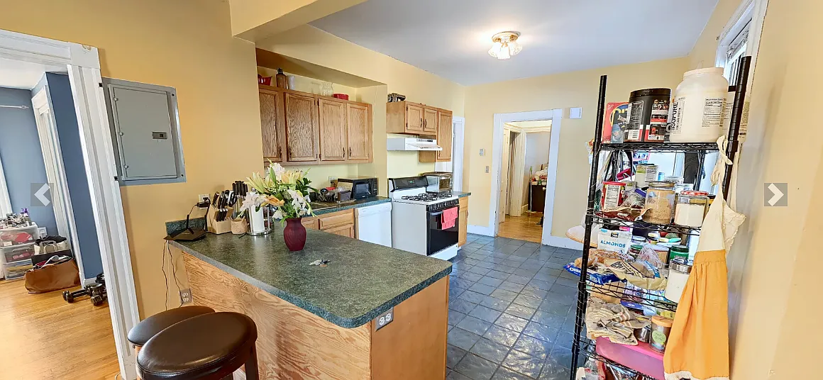 5 bed, 9999 sqft, $4,700 — Photo 2