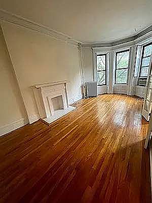 4th image of 310 W 90th St APT 3a
