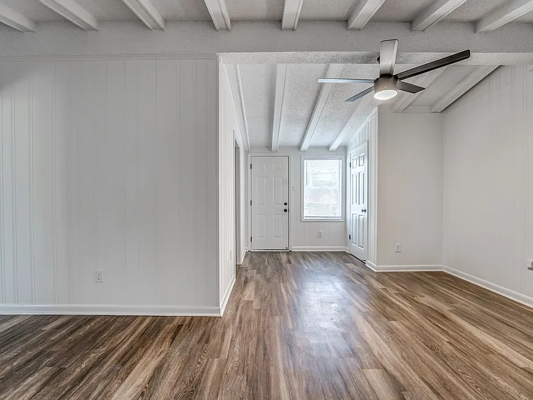 4980 Vickie Dr — Photo 27
