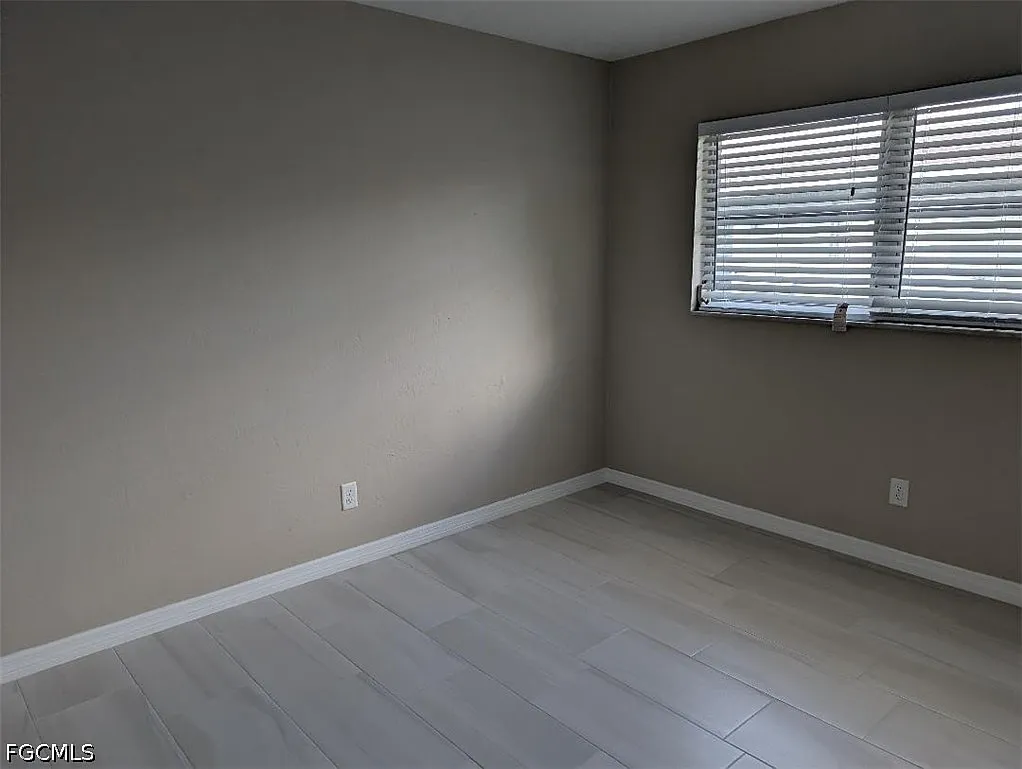 2 bed, 2.0 bath, 1090 sqft, $1,300 — Photo 4