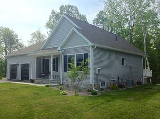 7 Abel Rd, Stillwater, NY 12170