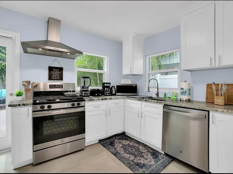 1210 Bay Palm Blvd — Photo 13