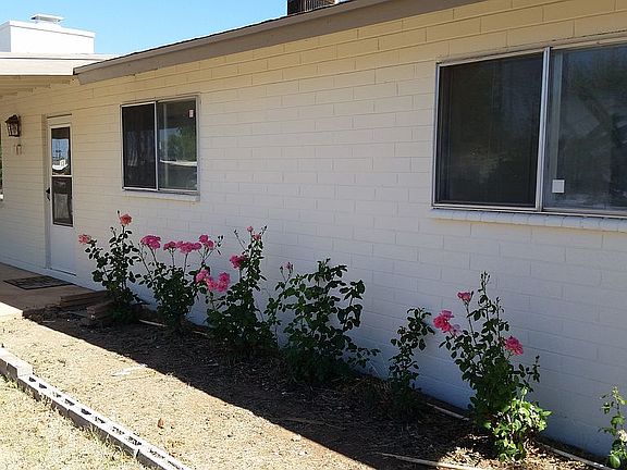 3rd image of 496 Earl Dr