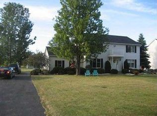 5333 Oakwood Dr, North Tonawanda, NY 14120