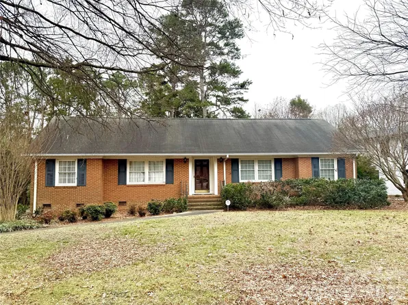 301 Wingrave Dr, Charlotte, NC 28270