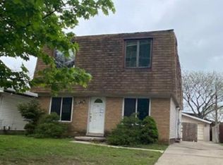 17354 Castle St, Roseville, MI 48066