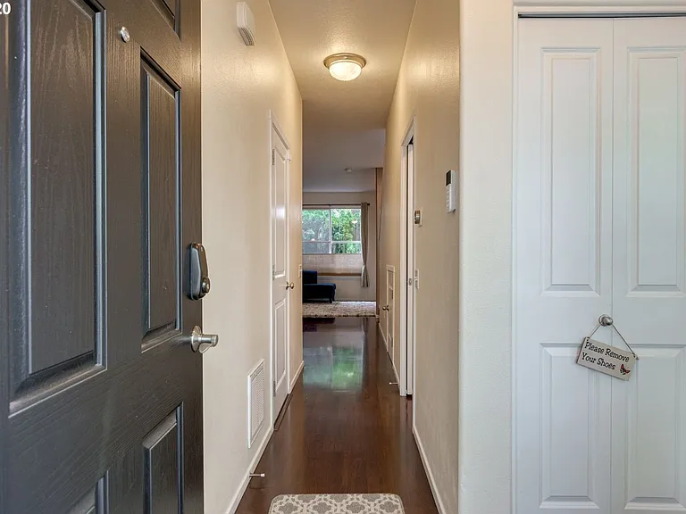 2232 NE Redelfs Way — Photo 3