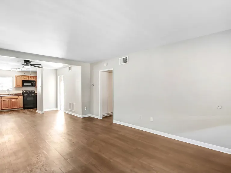 1436 Seventh St — Photo 14