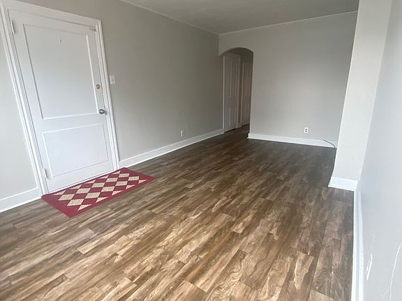 2nd image of 131 N 9th St #1