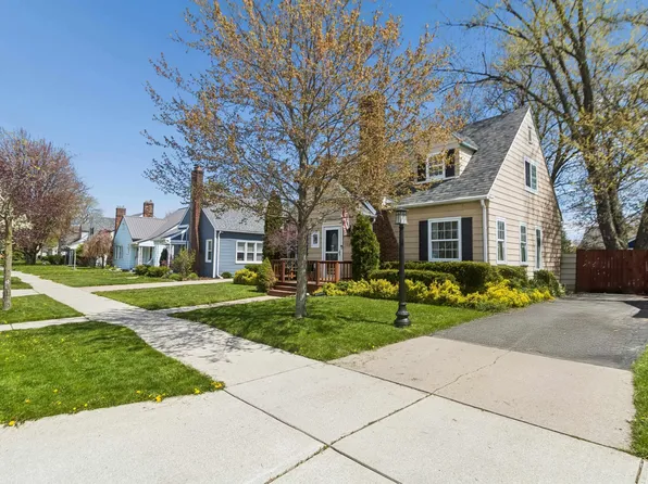 1324 22nd St, Port Huron, MI 48060