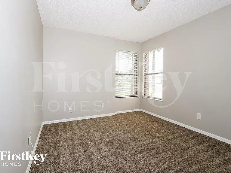 1401 SW Sudder Ave — Photo 10