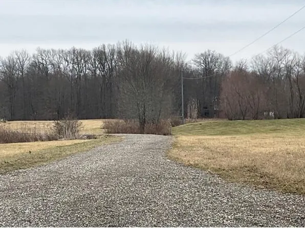 7365 Hollow Rd SW, Pataskala, OH 43062