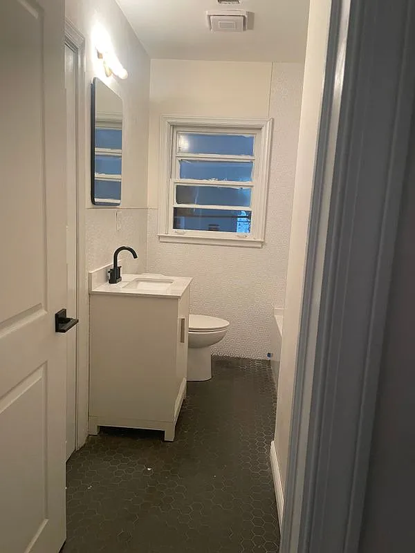 3 bed, 2.0 bath, 1756 sqft, $2,300 — Photo 4