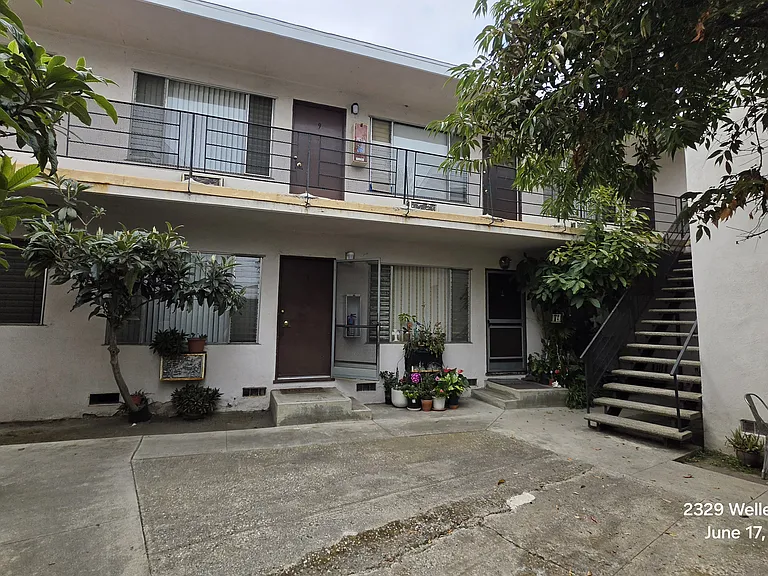 2329 Wellesley Ave #9 — Photo 3