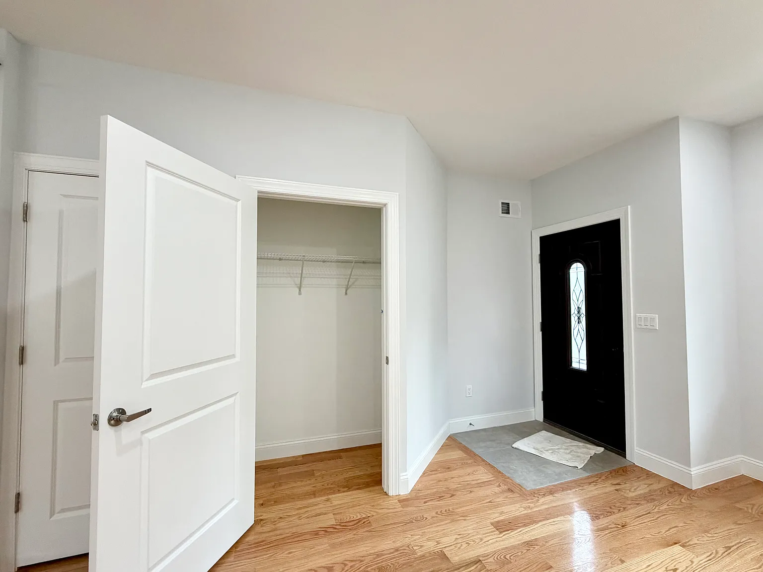 22 Hope Ave — Photo 3