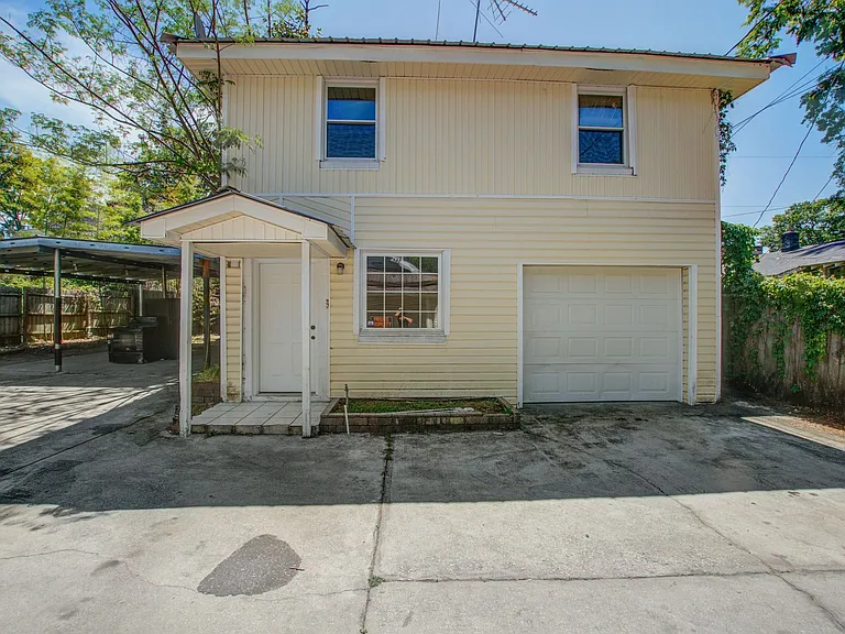 2418 1/2 Laurel St — Photo 1