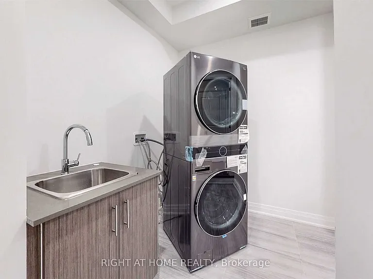 235 Vermont Ave — Photo 32