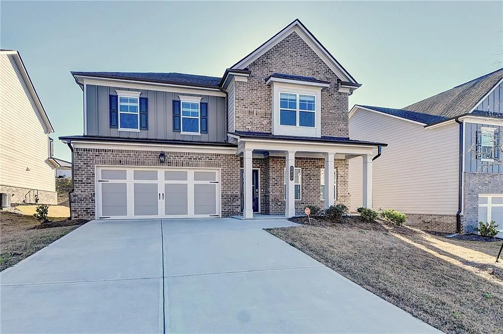 4 bed, 3.0 bath, 2742 sqft, $2,800 — Photo 2