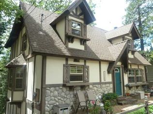 24869 Matterhorn Ct, Crestline, CA 92325