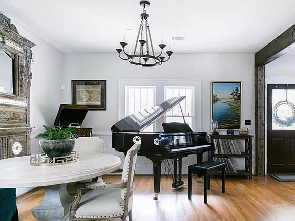 Yamaha professional baby grand piano with recording capabilities and online Disklavier. 

Round Banquet Dining Seating for 8.