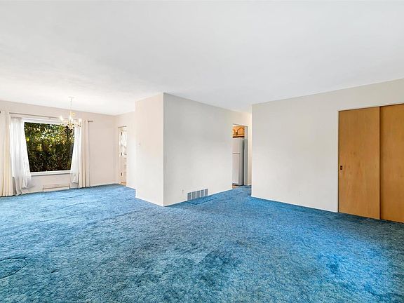 4th image of 8842 Green Crest Ln