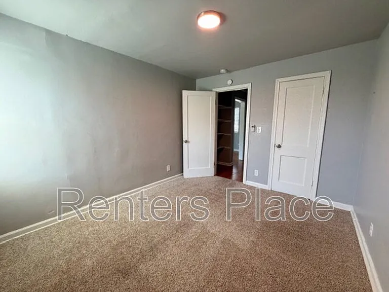 2915 E Easton St #A — Photo 11