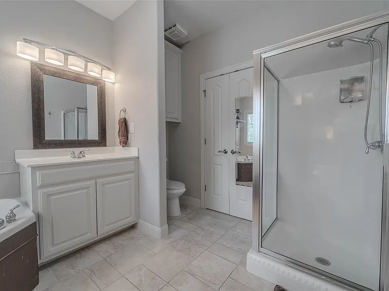 19013 Venture Dr — Photo 11