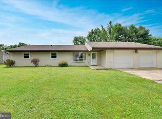 1440 Steeple Chase Dr, Dover, PA 17315