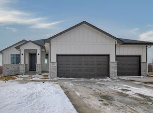 18865 Patrick Ave, Elkhorn, NE 68022