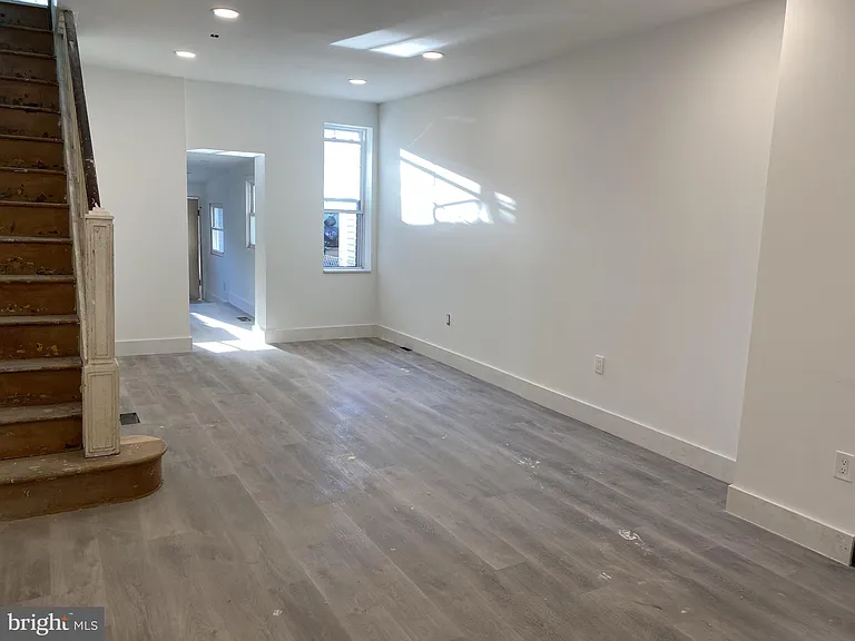 3133 Weikel St — Photo 6